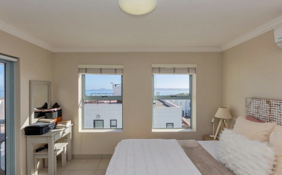 5 Bedroom Property for Sale in Paradise Beach Western Cape